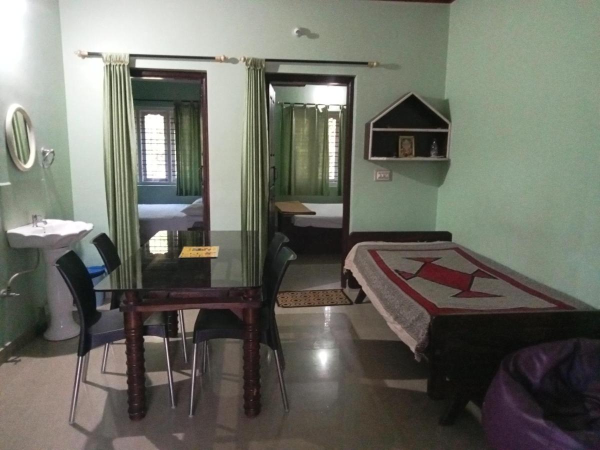 Krupa Homestay Мадикери Экстерьер фото